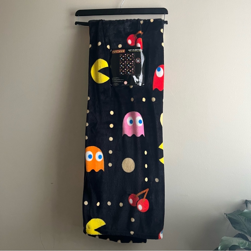 PAC-MAN Throw